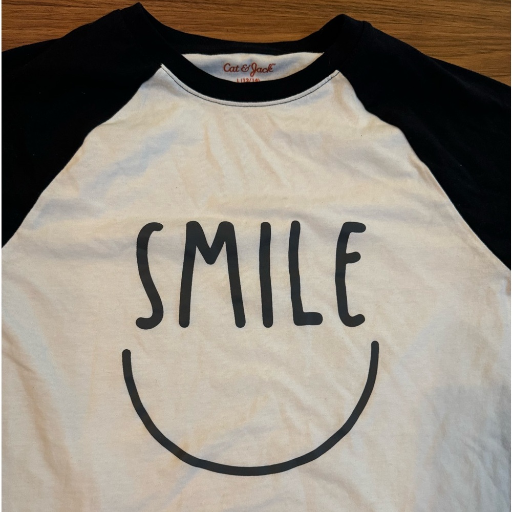 Cat and Jack girls smile shirt size large good used condition